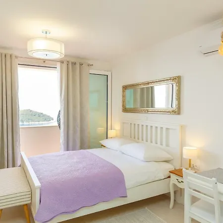 Colors - Old Town View No3 * ドゥブロブニク